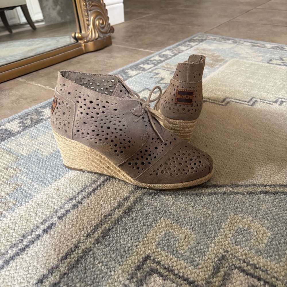 TOMS Taupe Perforated Lace-Up Wedge Espadrilles